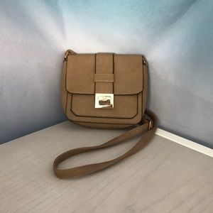 Cute little tan purse! Perfect for spring!
